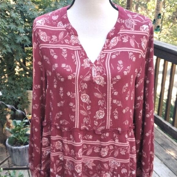 Knox Rose Peasant Dress - Picture 2 of 10